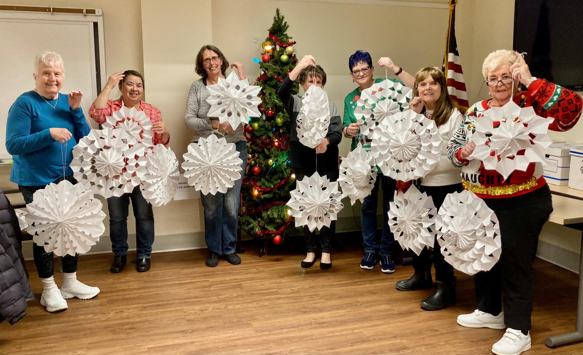 Lunch bag snowflakes group photo